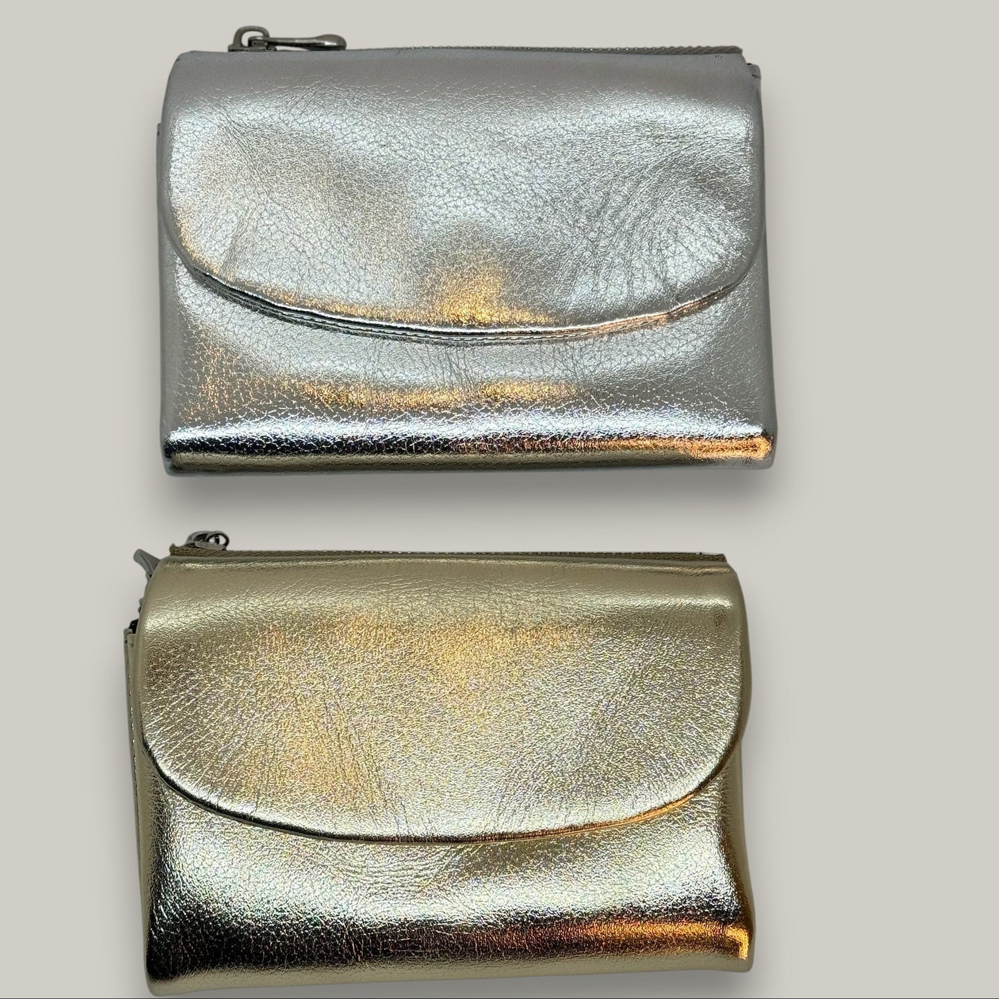Armoir - Clutch With Magnetic Closure