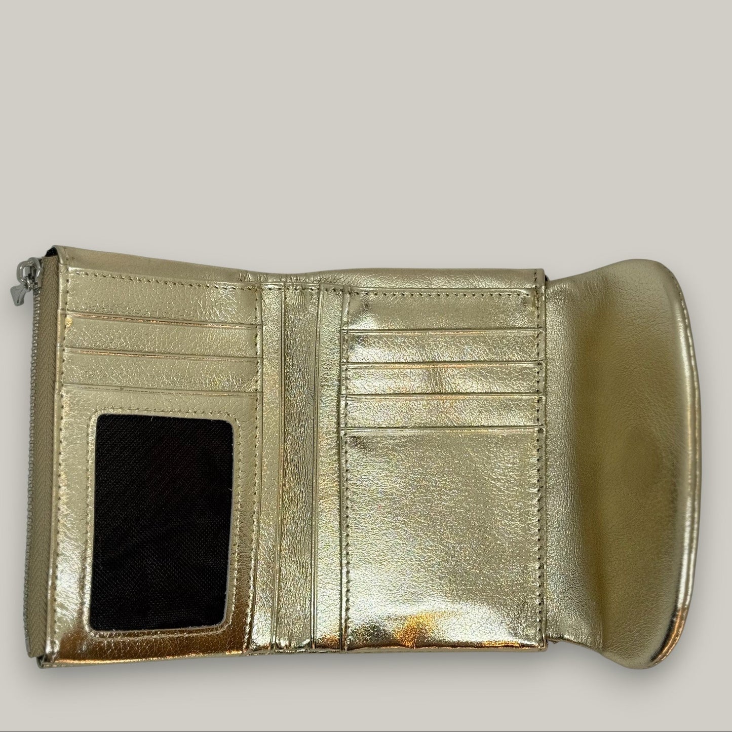 Armoir - Clutch With Magnetic Closure
