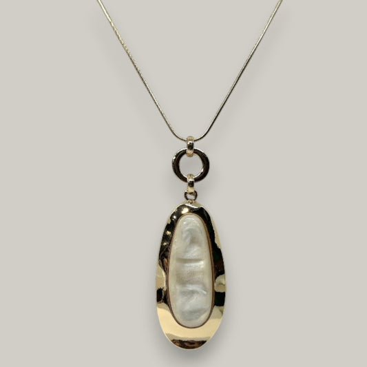 EL-KA - Golden Shell Pendant Necklace