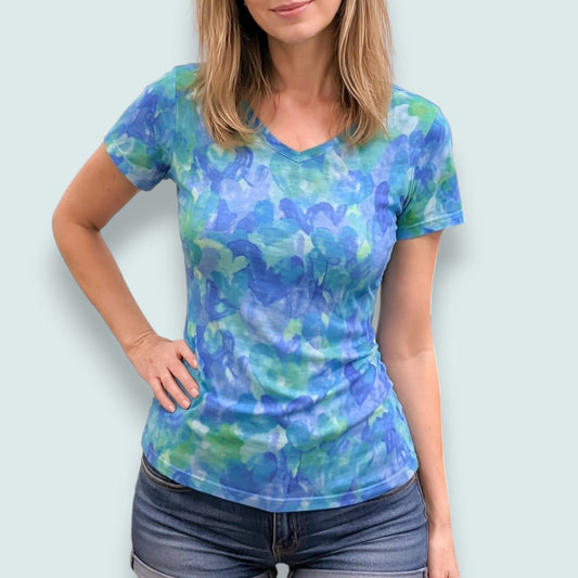 Tango Mango - Heart Print V-Neck Top
