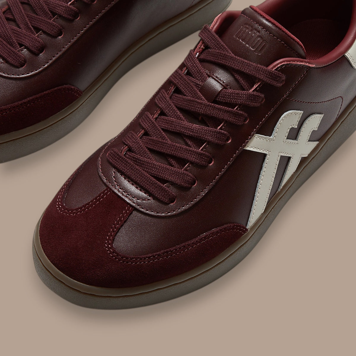 FitFlop - The Dash T-Toe Leather Sneakers