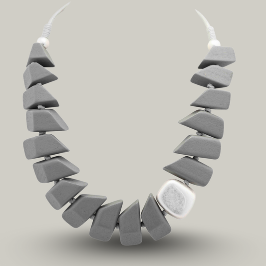 Merx - Wooden Bead Necklace