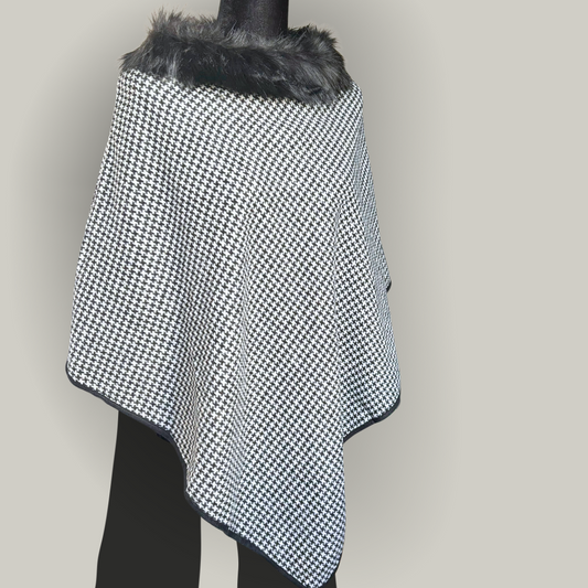 Memories - Houndstooth Wrap