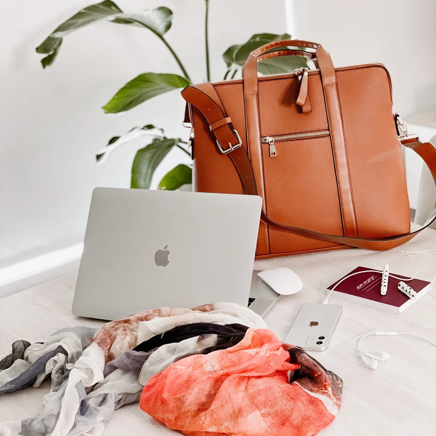 Louenhide - Laptop Shoulder Bag