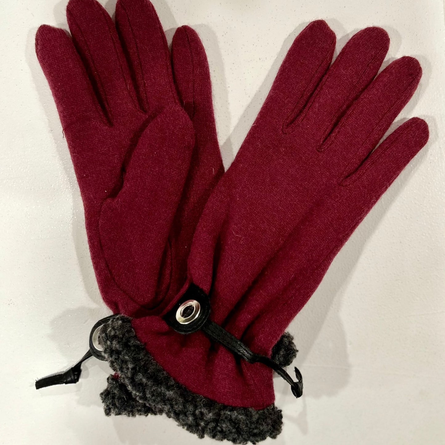 Marron - Fitted Gloves with Wrist Details