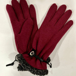 Hats, Scarves & Gloves – Audrey's Fashions